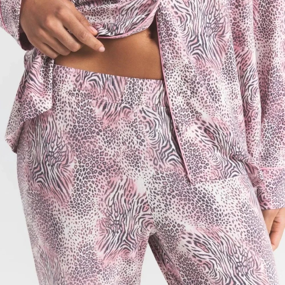 SKIMS Pajama Long Sleeve Button Up Set - Picture 5 of 8